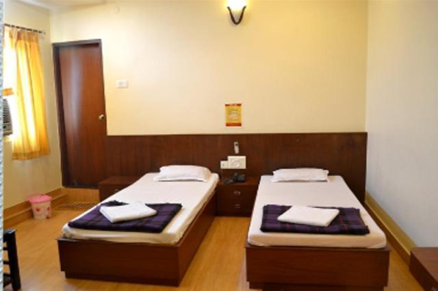 Hotel Kusum 빌라이 객실 사진